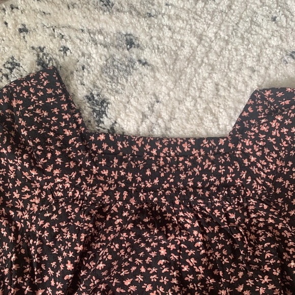 FLORAL PINK + BLACK SQUARE NECK TOP - Picture 4 of 6